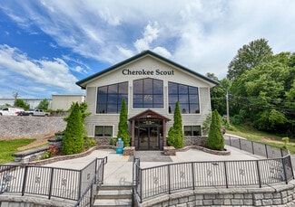 More details for 89 Sycamore St, 2 Buildings. – for Sale, Murphy, NC
