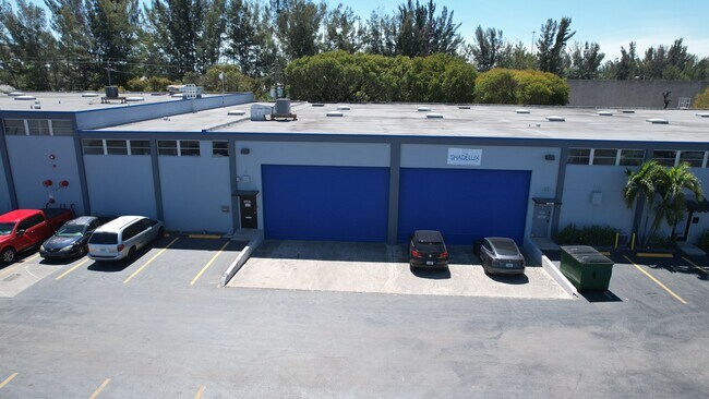 Plus de détails pour 16411 NW 8th Ave, Miami, FL - Industriel à louer