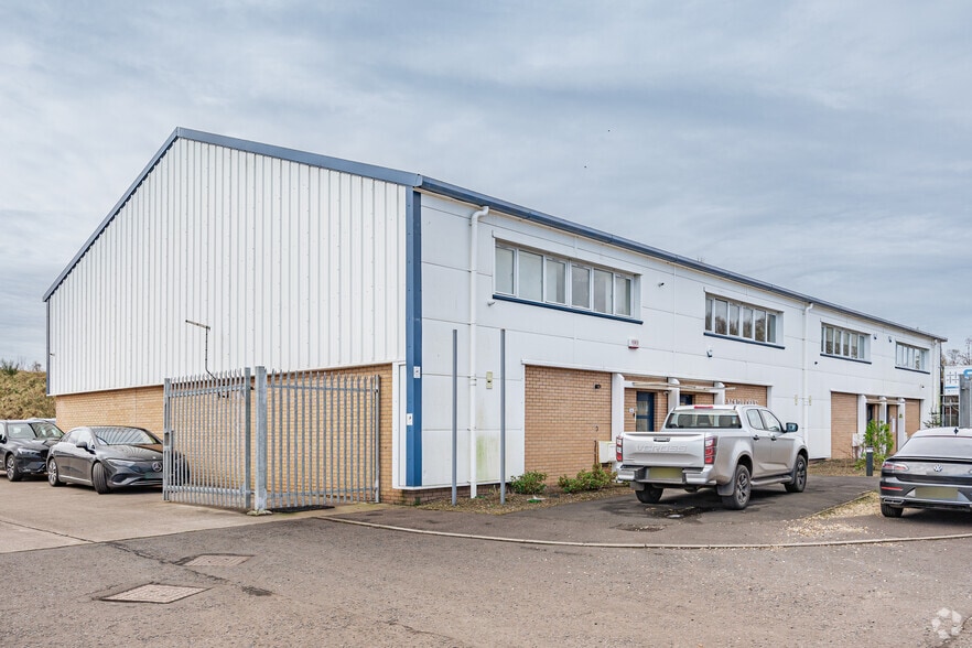 3B Langlands Sq, East Kilbride for lease - Building Photo - Image 2 of 11
