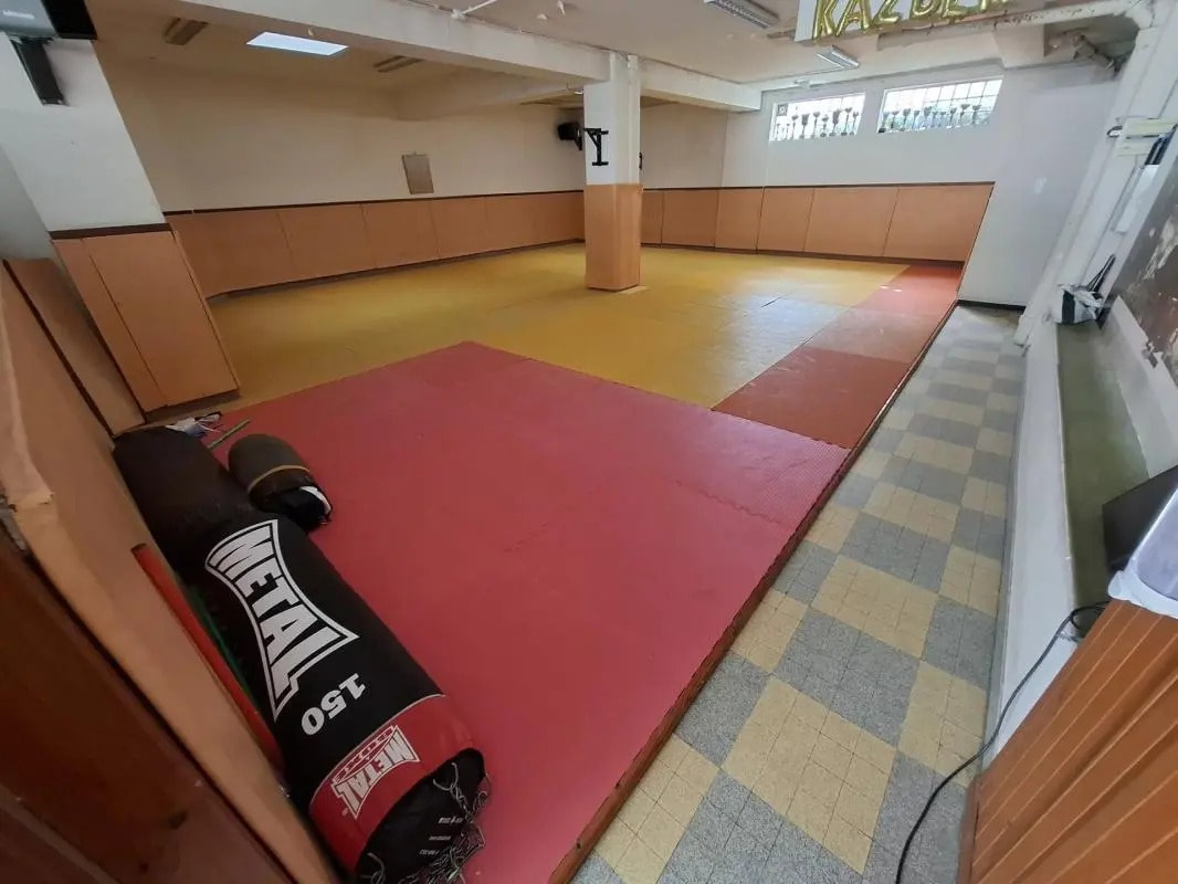 Retail in Nice for lease Interior Photo- Image 1 of 5