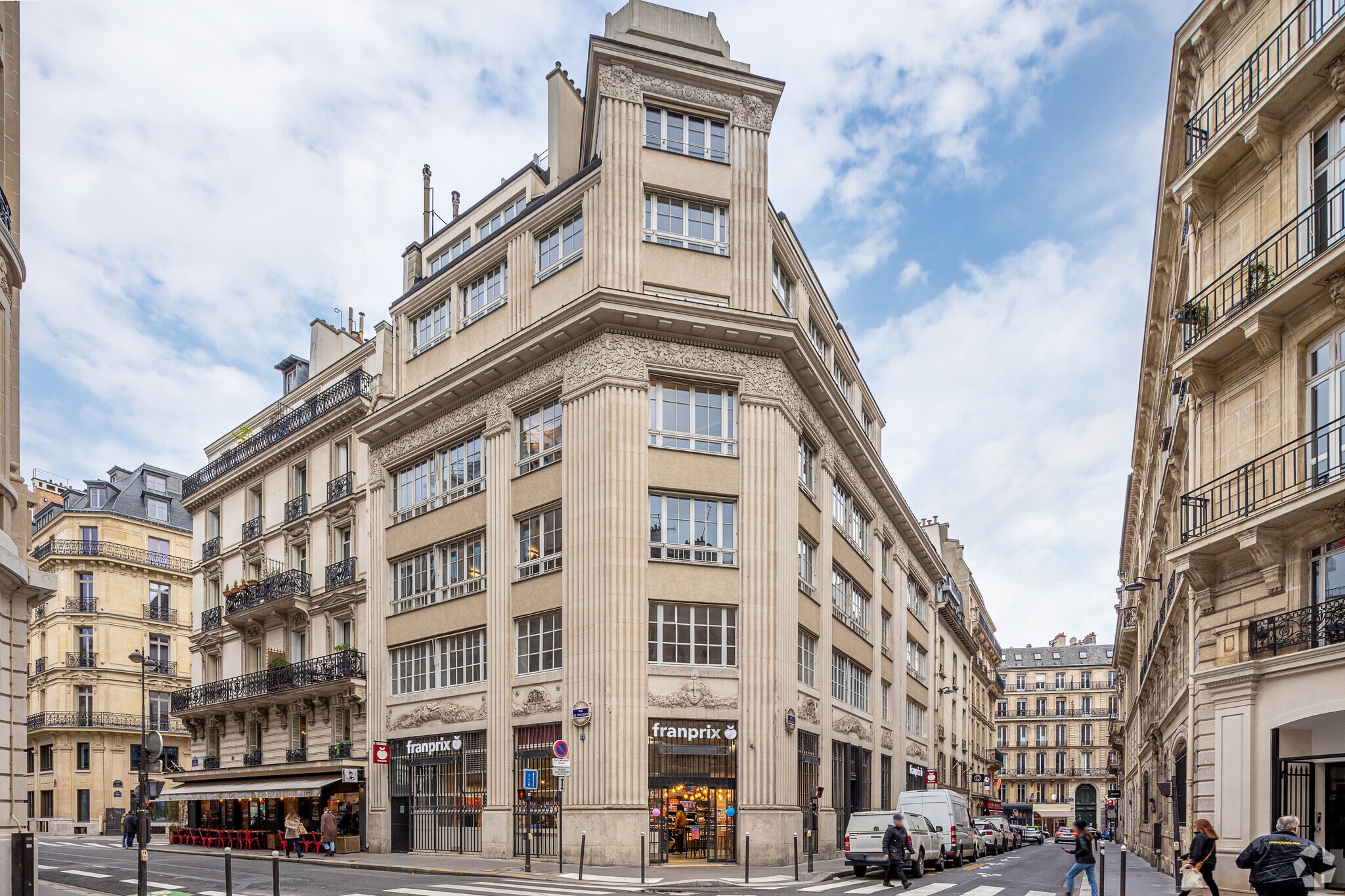 32 Rue Le Peletier, Paris for lease Primary Photo- Image 1 of 5