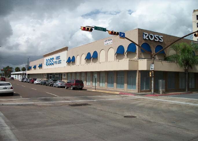 315 E 12th St, Brownsville, TX à louer - Photo du bâtiment - Image 3 de 8