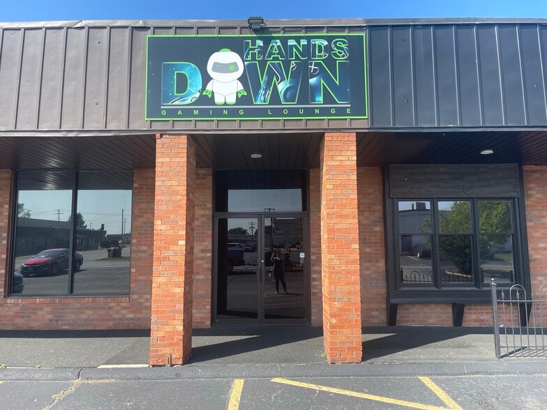 1423 E Mound Rd, Decatur, IL for sale - Building Photo - Image 2 of 20