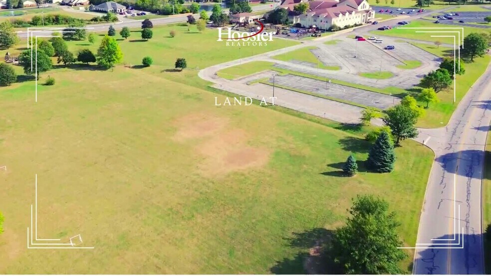 7525 McFarland Blvd, Indianapolis, IN à vendre - Vidéo sur l’inscription commerciale - Image 2 de 4