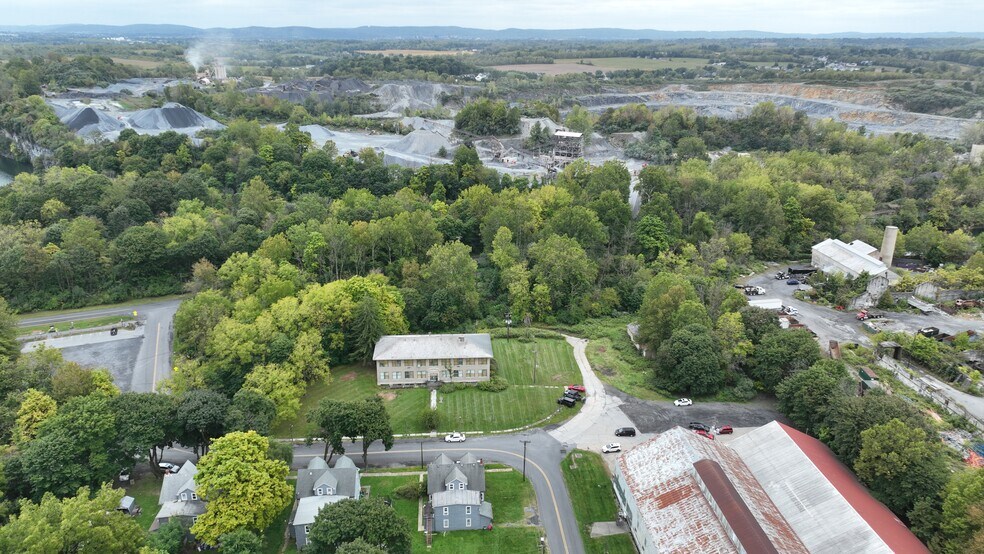 3948 Portland St, Coplay, PA à vendre - Photo du bâtiment - Image 2 de 11