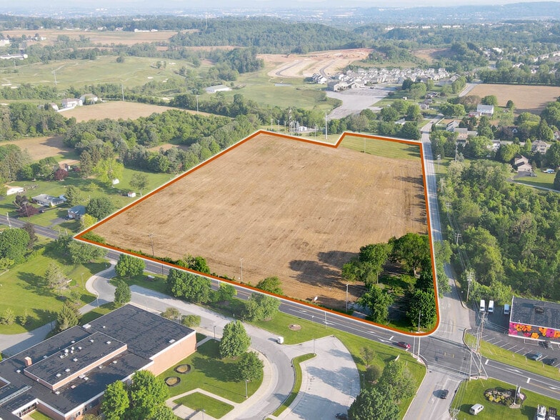 2605 Springwood Rd, York, PA à vendre - Photo du bâtiment - Image 3 de 5