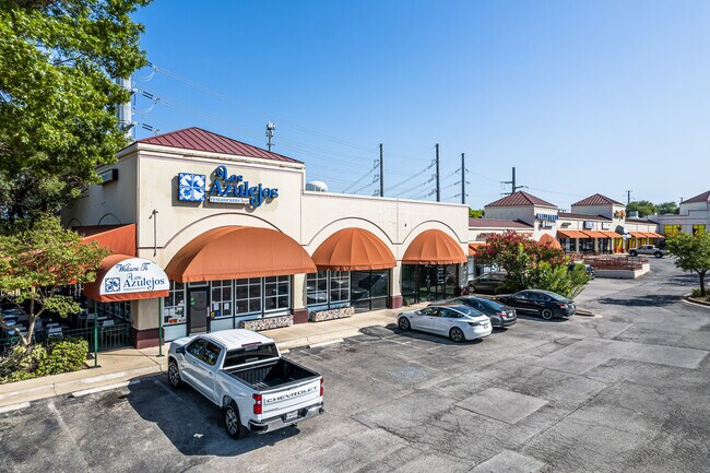 Plus de détails pour 2267 NW Military Hwy, San Antonio, TX - Commerce de détail à louer
