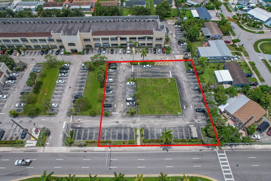 4880-4898 NW 183rd - Outparcel st, Miami Gardens, FL à louer - Photo du bâtiment - Image 2 de 13