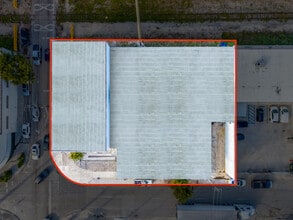 1395 NW 22nd St, Miami, FL for lease Interior Photo- Image 2 of 3