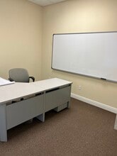 5952-6012 Clark Center Ave, Sarasota, FL à louer Photo du bâtiment- Image 2 de 12