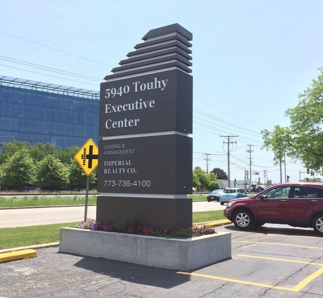 5940 W Touhy Ave, Niles, IL à louer - Autre - Image 3 de 8