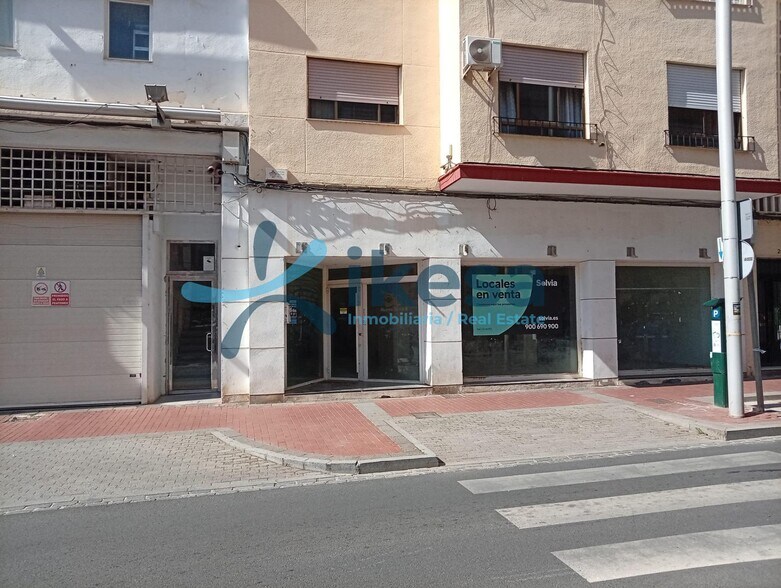 Commerce de détail dans Motril à vendre - Photo du bâtiment - Image 2 de 9
