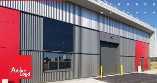 Flex in Dreux for lease - Building Photo - Image 2 of 7