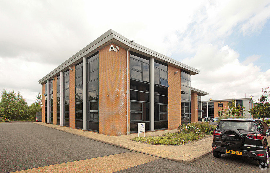 De Havilland Dr, Liverpool for lease - Building Photo - Image 3 of 4