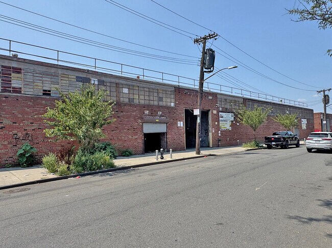 Plus de détails pour 812 Snediker Ave, Brooklyn, NY - Industriel à louer