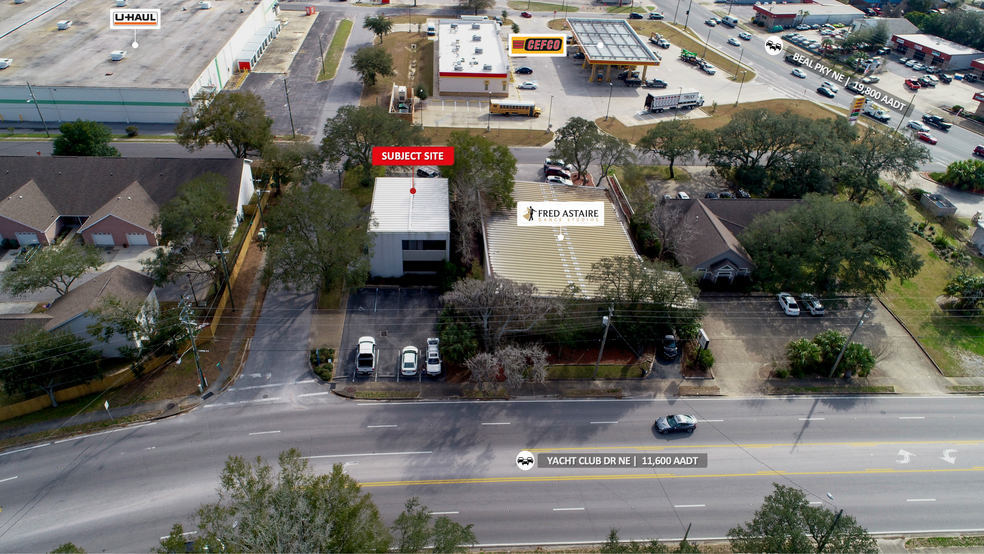 15 Yacht Club Dr, Fort Walton Beach, FL à vendre - Photo du bâtiment - Image 1 de 1