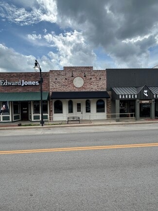 More details for 207 Clay St, Nocona, TX - Retail for Lease