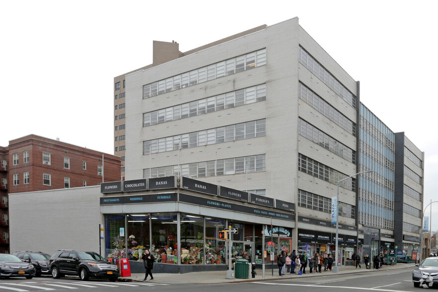 11821 Queens Blvd, Forest Hills, NY for lease - Building Photo - Image 2 of 5