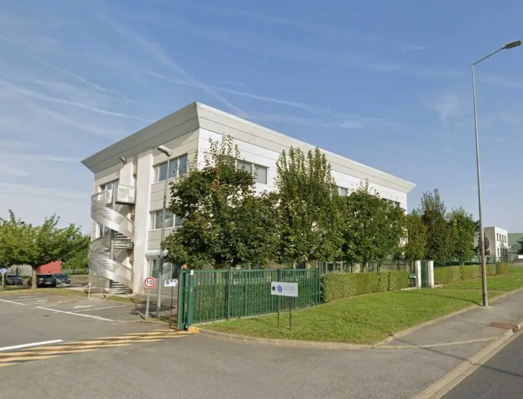 Office in Meaux for lease Building Photo- Image 1 of 7