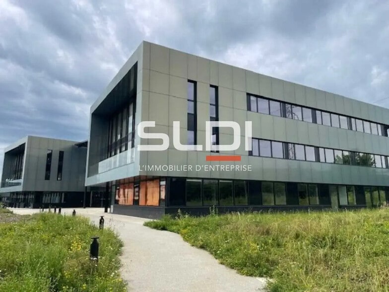 Office in Limonest for lease - Building Photo - Image 1 of 9