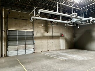 Plus de détails pour 2001 108th St, Grand Prairie, TX - Local d'activités à louer