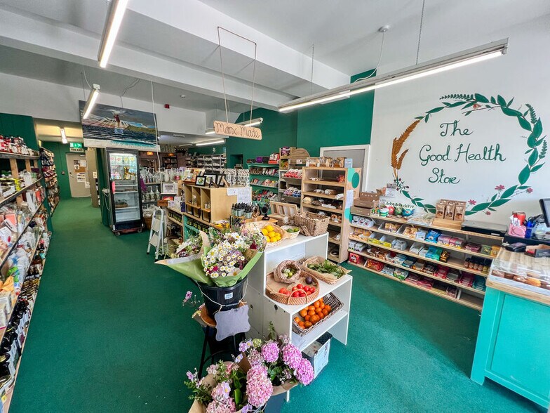 15 Station Rd, Isle Of Man for sale - Interior Photo - Image 3 of 12