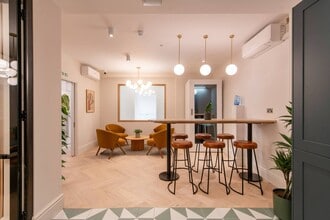 321 Oxford St, London for lease Interior Photo- Image 2 of 5