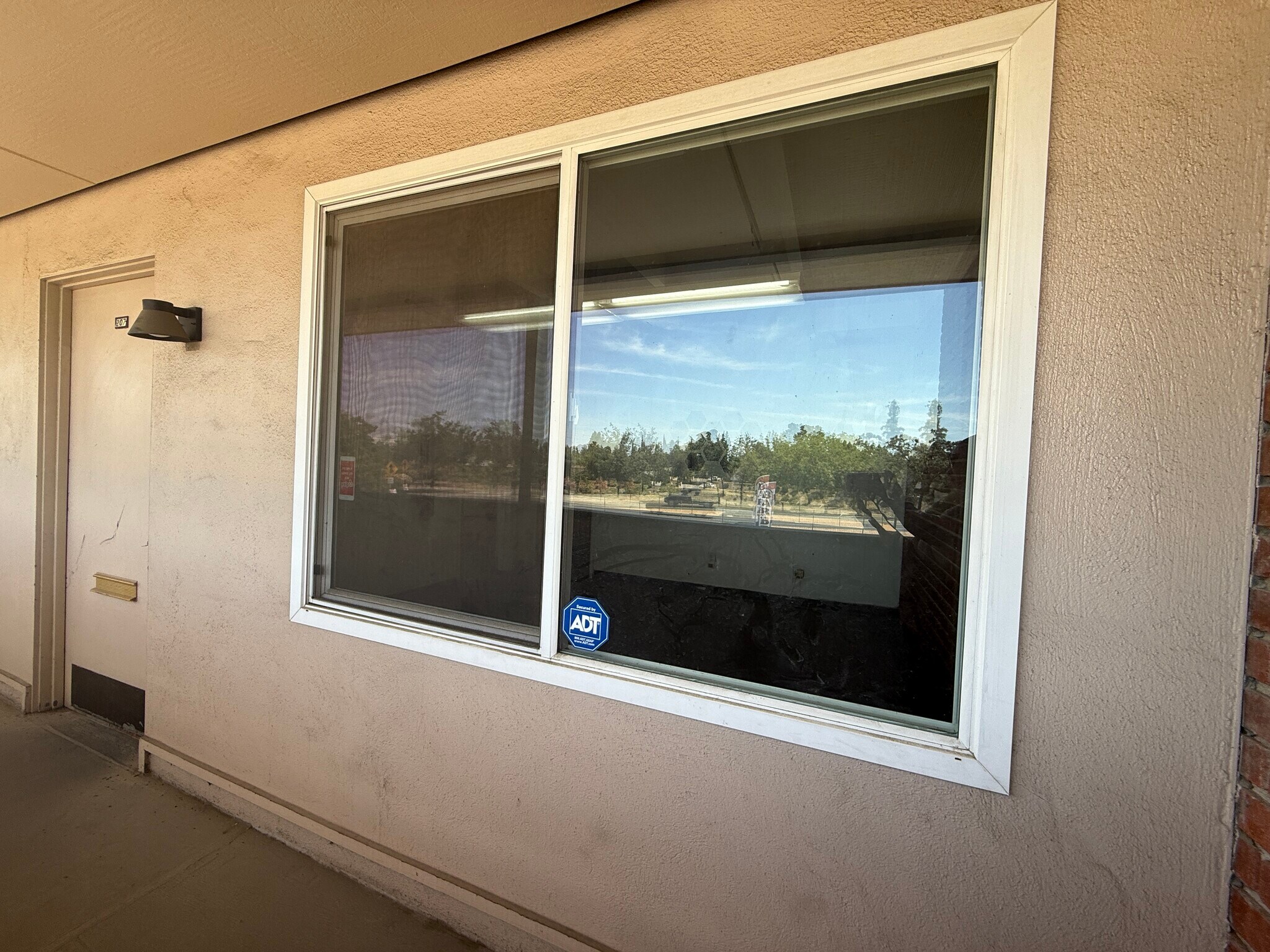 1640 W Mineral King Ave, Visalia, CA à louer Photo intérieure- Image 1 de 13