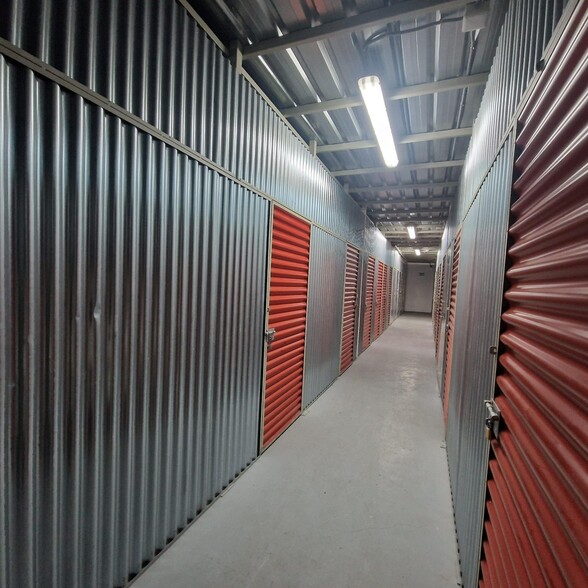 Industrial in Fuenlabrada, Madrid for sale - Interior Photo - Image 2 of 21