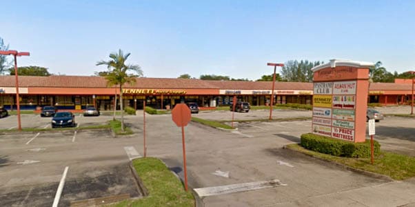 5200-5400 N University Dr, Lauderhill, FL for lease Primary Photo- Image 1 of 6