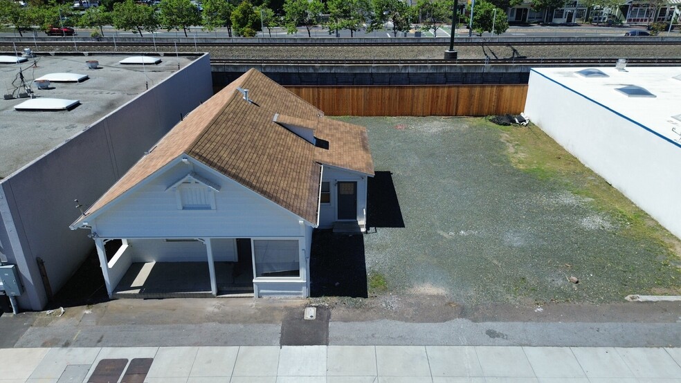 1110 Old County Rd, Belmont, CA for lease - Building Photo - Image 1 of 32