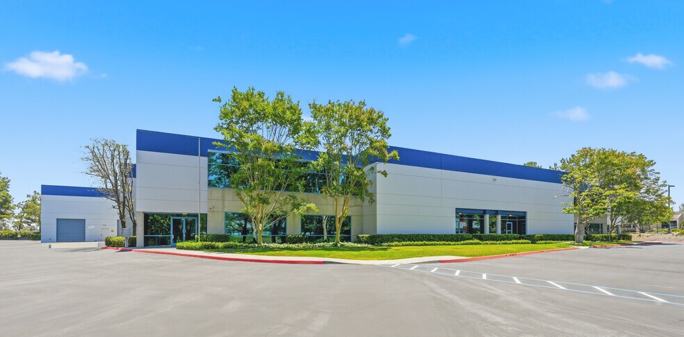 12375 World Trade Dr, San Diego, CA à louer - Photo du bâtiment - Image 2 de 5
