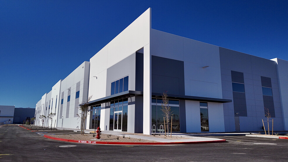 2750 Simmons St, North Las Vegas, NV for lease - Building Photo - Image 1 of 11