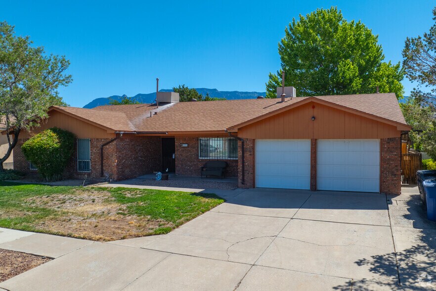 5320 Van Christopher Dr NE, Albuquerque, NM à vendre - Photo du bâtiment - Image 1 de 15
