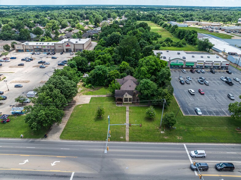 3870 Lamar Ave, Paris, TX for sale - Primary Photo - Image 1 of 7