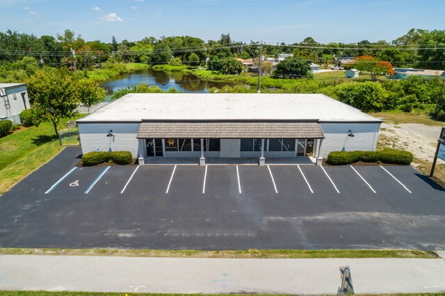 12538 Palm Beach Blvd, Fort Myers, FL à vendre Photo du bâtiment- Image 1 de 26