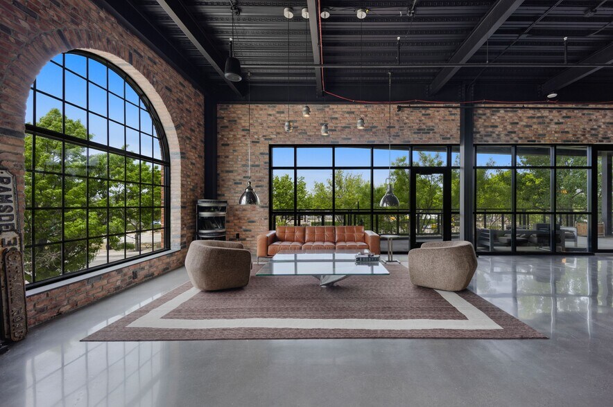4900 Arapaho Rd, Addison, TX à vendre - Photo du bâtiment - Image 3 de 16