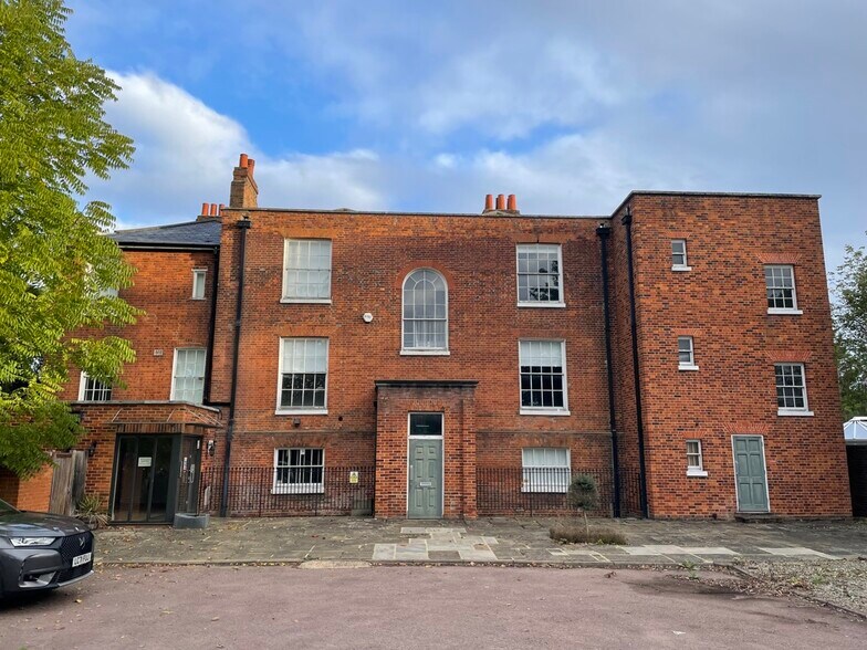 160 Bridge Rd, Maidenhead à vendre - Photo du bâtiment - Image 2 de 8