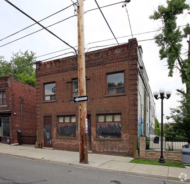 78 Mimico Ave, Toronto, ON à louer - Photo du bâtiment - Image 2 de 2