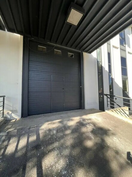 Flex dans Rungis à louer - Photo du bâtiment - Image 3 de 3