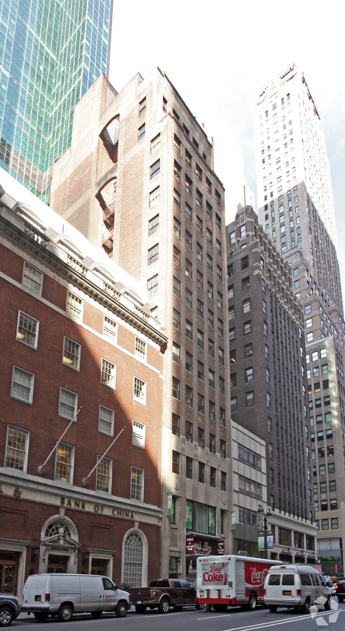 420 Madison Ave, New York, NY à louer Photo du bâtiment- Image 1 de 4