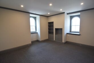 68 E Court St, Doylestown, PA à louer Photo intérieure- Image 1 de 3