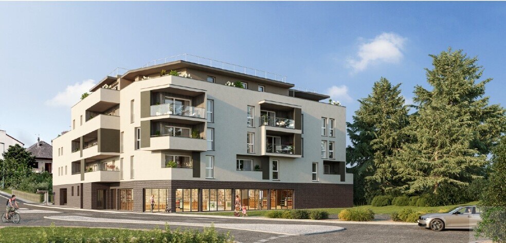 Retail in Voiron for lease - Building Photo - Image 1 of 2