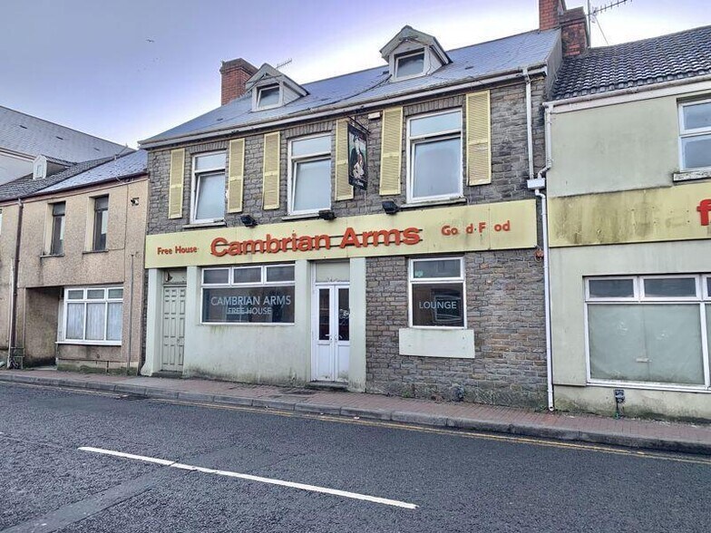 49 Briton Ferry Rd, Neath à vendre - Photo du bâtiment - Image 2 de 21