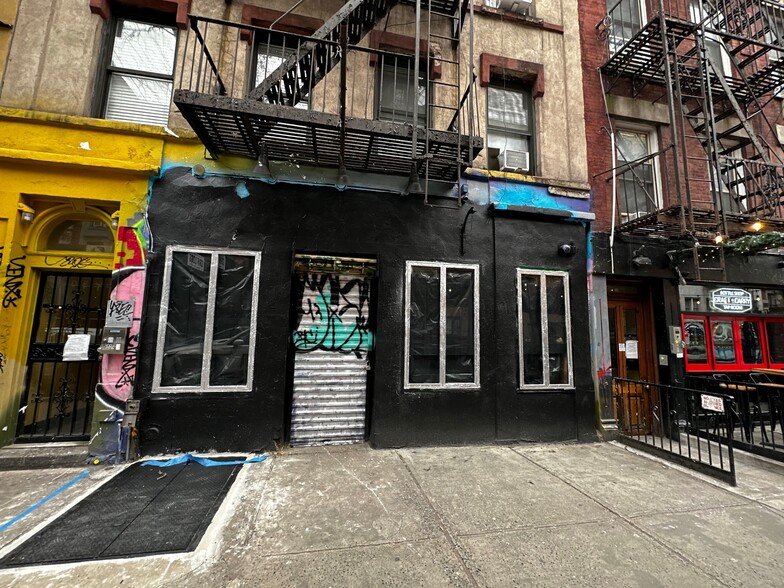 118 St Marks Pl, New York, NY for sale - Building Photo - Image 1 of 1