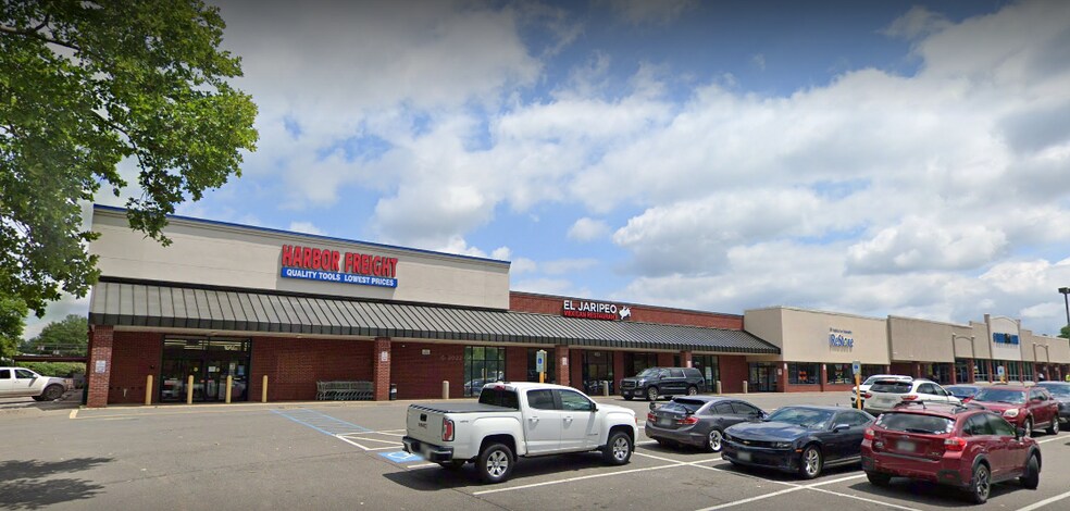 569-627 Frost Ave, Warrenton, VA à louer - Photo du bâtiment - Image 2 de 5