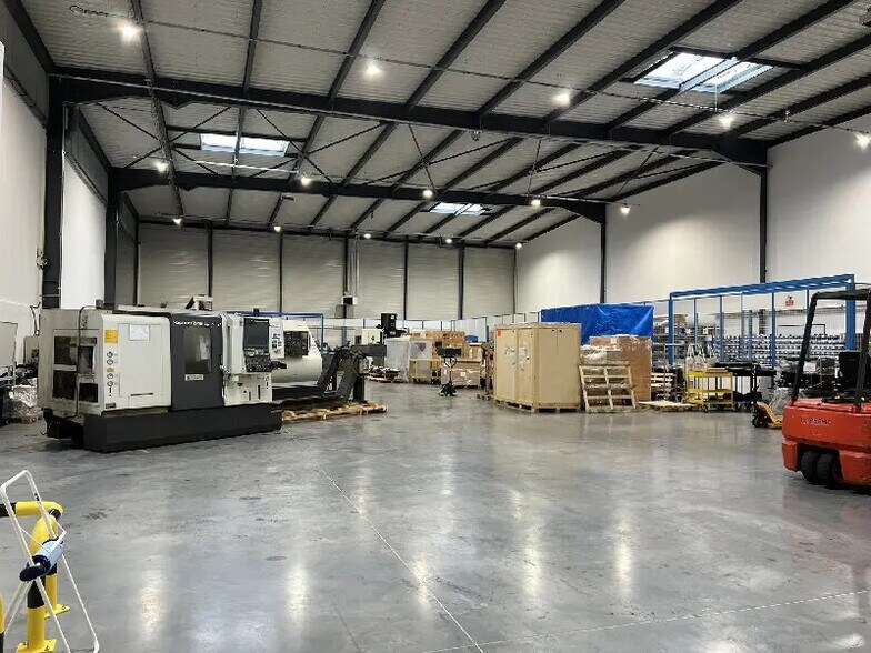 Flex in Roissy-en-France for lease - Building Photo - Image 1 of 20