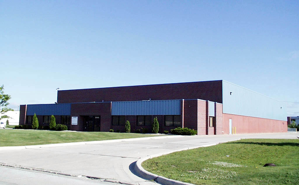 30455-30505 Commerce Blvd, Chesterfield, MI à louer Photo du bâtiment- Image 1 de 2
