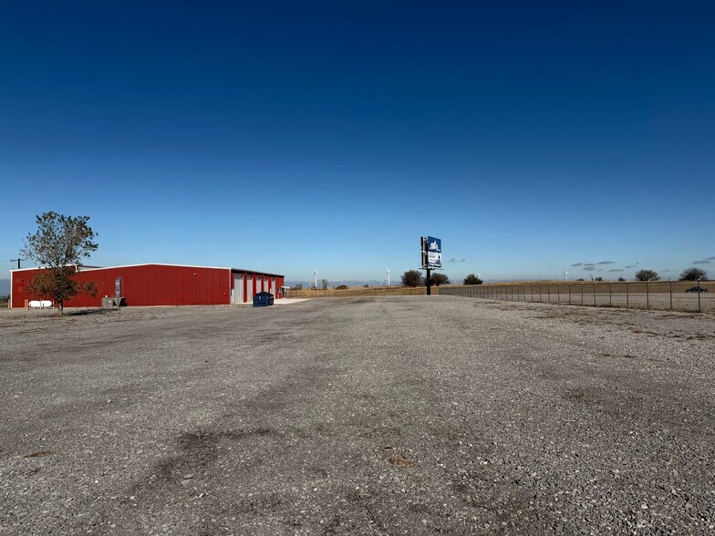 6798 NW Expressway, Okarche, OK à louer - Photo du bâtiment - Image 2 de 10