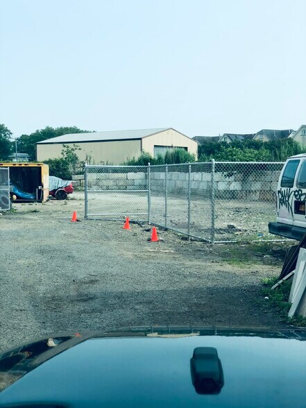 6105 Strickland Ave, Brooklyn, NY à louer - Plan d’étage - Image 2 de 4